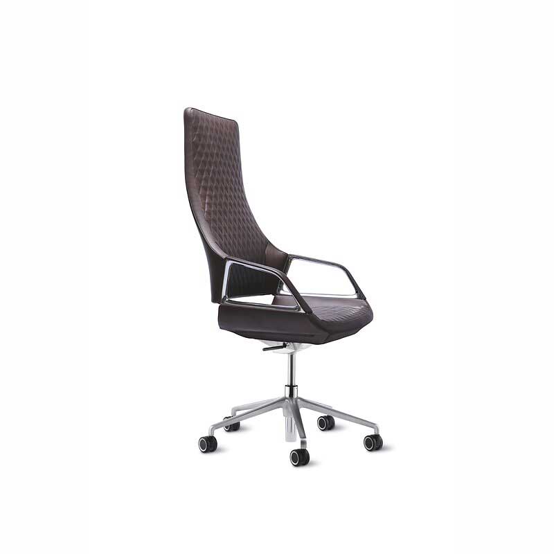 Fauteuil de direction en cuir au Luxembourg